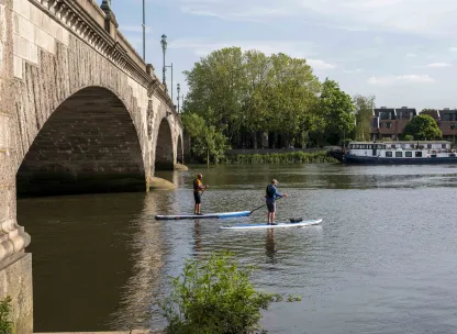 Kew Bridge Rise Local Area